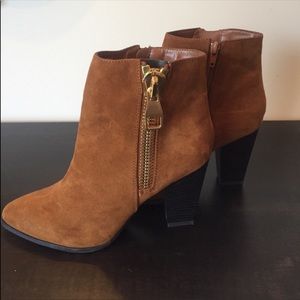 EXPRESS Suede Booties 👢NWOT size 9